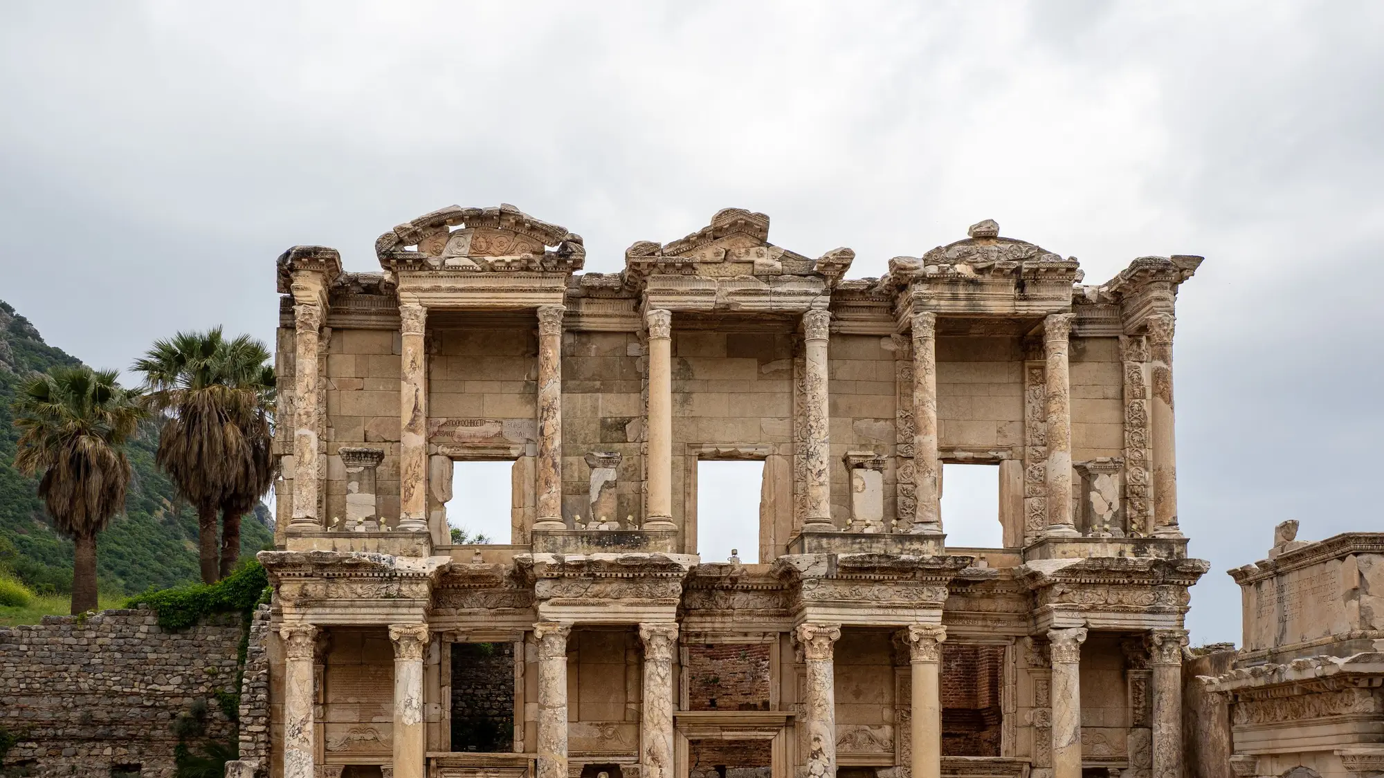 Biblioteca de Celso en la antigua ciudad de Éfeso, Turquía